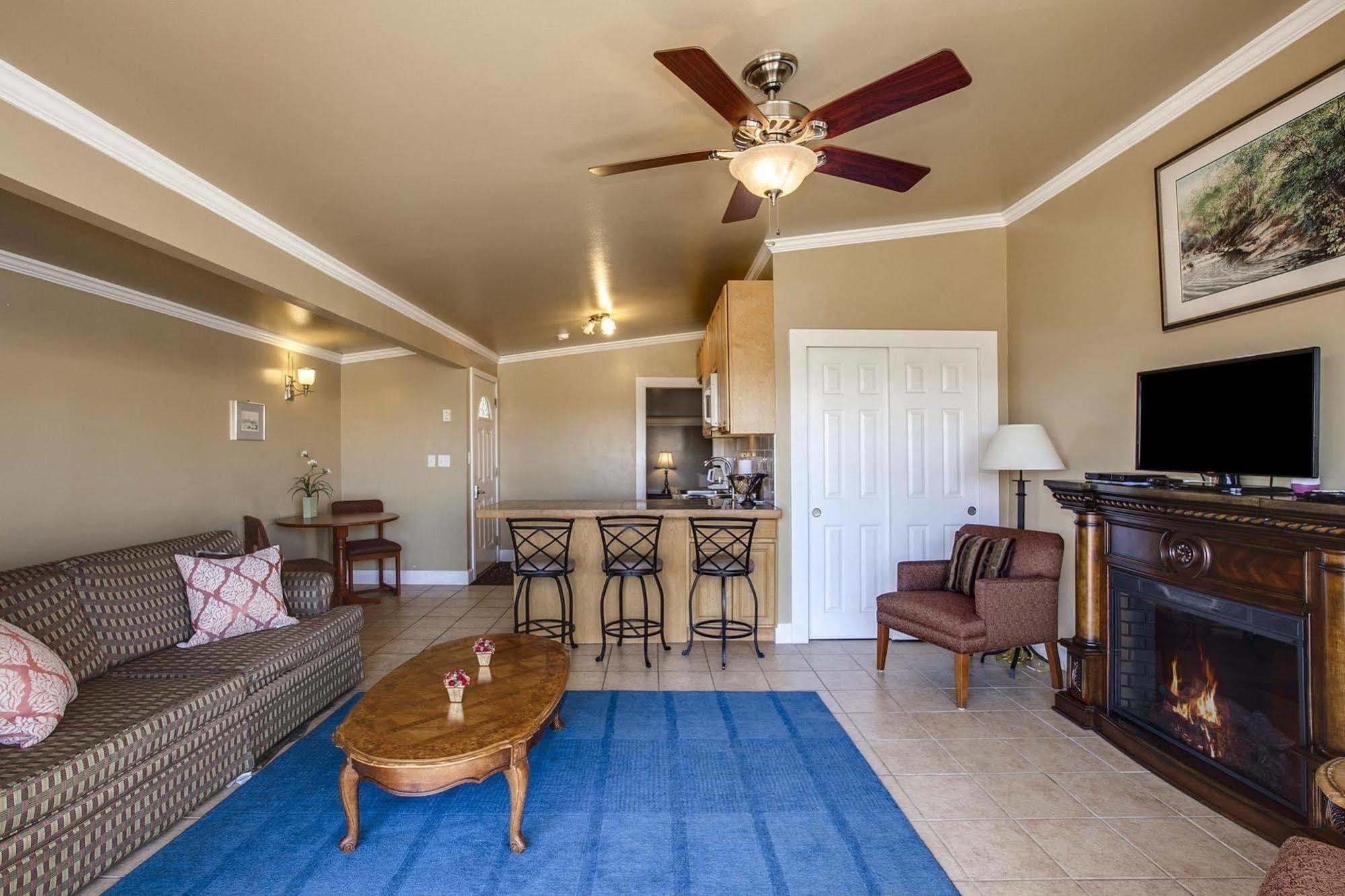 Resort Beachwood & 4*